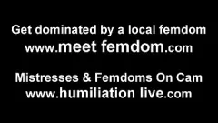 Reproducir Prepárate para ser humillada mientras ella te domina con sus habilidades de dominación femenina y te hace sentir pequeño con su diminuta polla en esta intensa escena de humillación en POV.