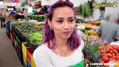 Oynat Güzel bir latin ateş ve iyi bir horoz ile piyasada seks