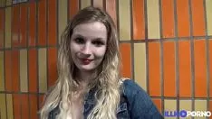 Reproduzir Adolescente fodido no país por um vizinho