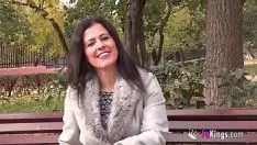تشغيل فيلم إباحي مترجم مع امرأة سمراء تمارس الجنس في الحديقة