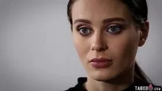 تشغيل مثير ، جميل وشهية جدا هو هذا كس جبهة مورو كبيرة