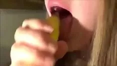 Abspielen Leck den Schwanz wie diese Banane