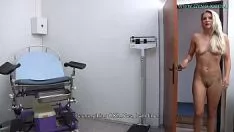 تشغيل Ruptan الديك من قبل طبيب نسائي