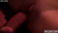 Reproduzir Ela tem que chupar no banho do namorado