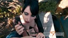 Play Skinny woman with a very short haircut who has a body full of tattoos that she wants