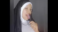 Jouer Séance de masturbation avec un gode de la femme au foyer brune sexy RITA