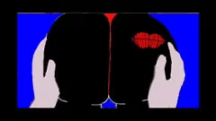 Jouer Le gros butin d'une brune aux gros seins caressé dans un remake intime