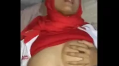 Jouer Une MILF star du porno latina gicle partout sur une grosse bite dans plusieurs positions