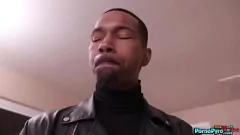 Reproducir Adira Allure: Blonde Milf se enfrenta a dos pollas negras masivas