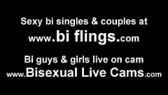 Jouer Bisexual Femdom vous a accro avec un gode jouer dans POV