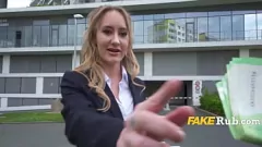 Jouer Spacchi di albergo europei catturati dalla macchina fotografica: pompino all'aperto e figa cazzo