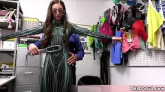 تشغيل يعاقب اللص الأصلي من Cosplay مع اللعنة الشديدة من قبل شرطي المول