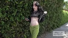 Oynat sokakta asılı bir esmer ile porno tecavüze uğradı